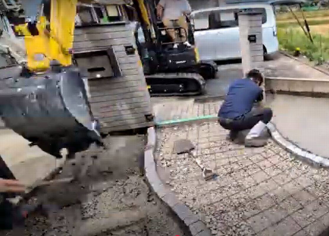 July:Renovation of the Entrance Approach