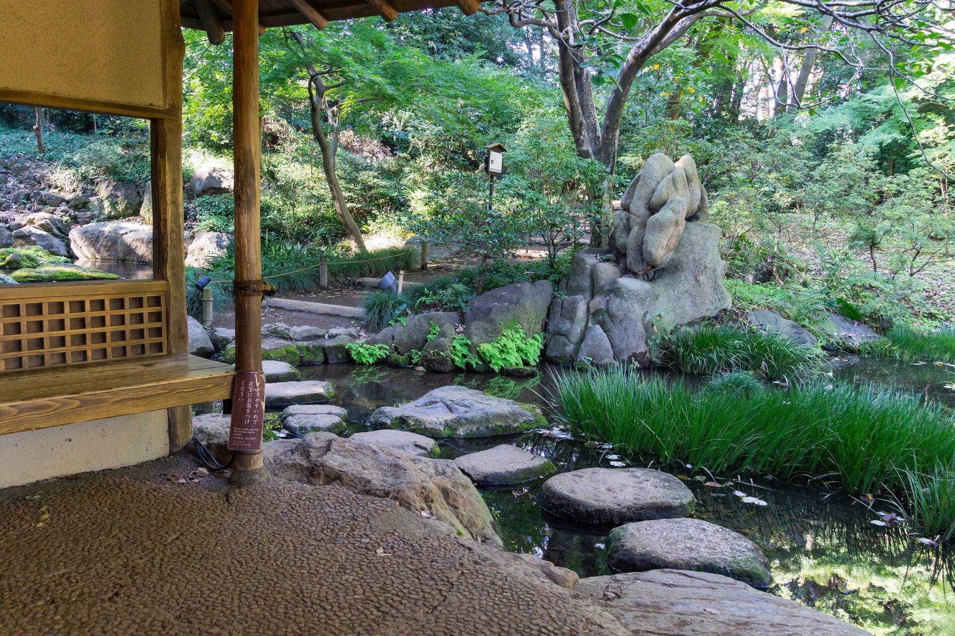 The majestic stone standing in silence at Rokugien